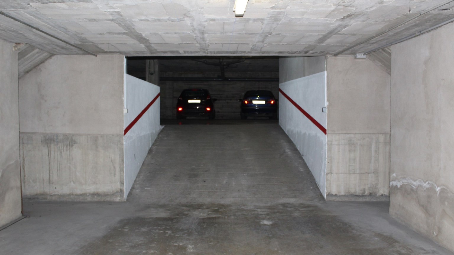 Parking place of 9,90 m²