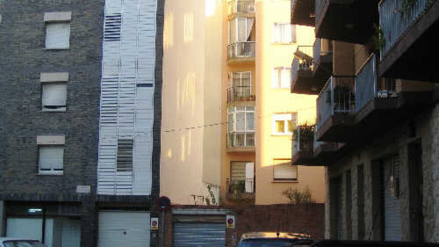 Solar urbano en venta, situado en Figueres,  con una sup.165m²
