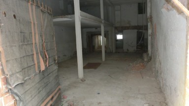 Local  de alquiler de 100m2, en el centro de Figueres