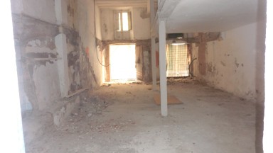 Local  de alquiler de 100m2, en el centro de Figueres