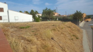 Terrain à vendre avec un sup.385m².