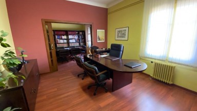 Office in the centre of Figueres