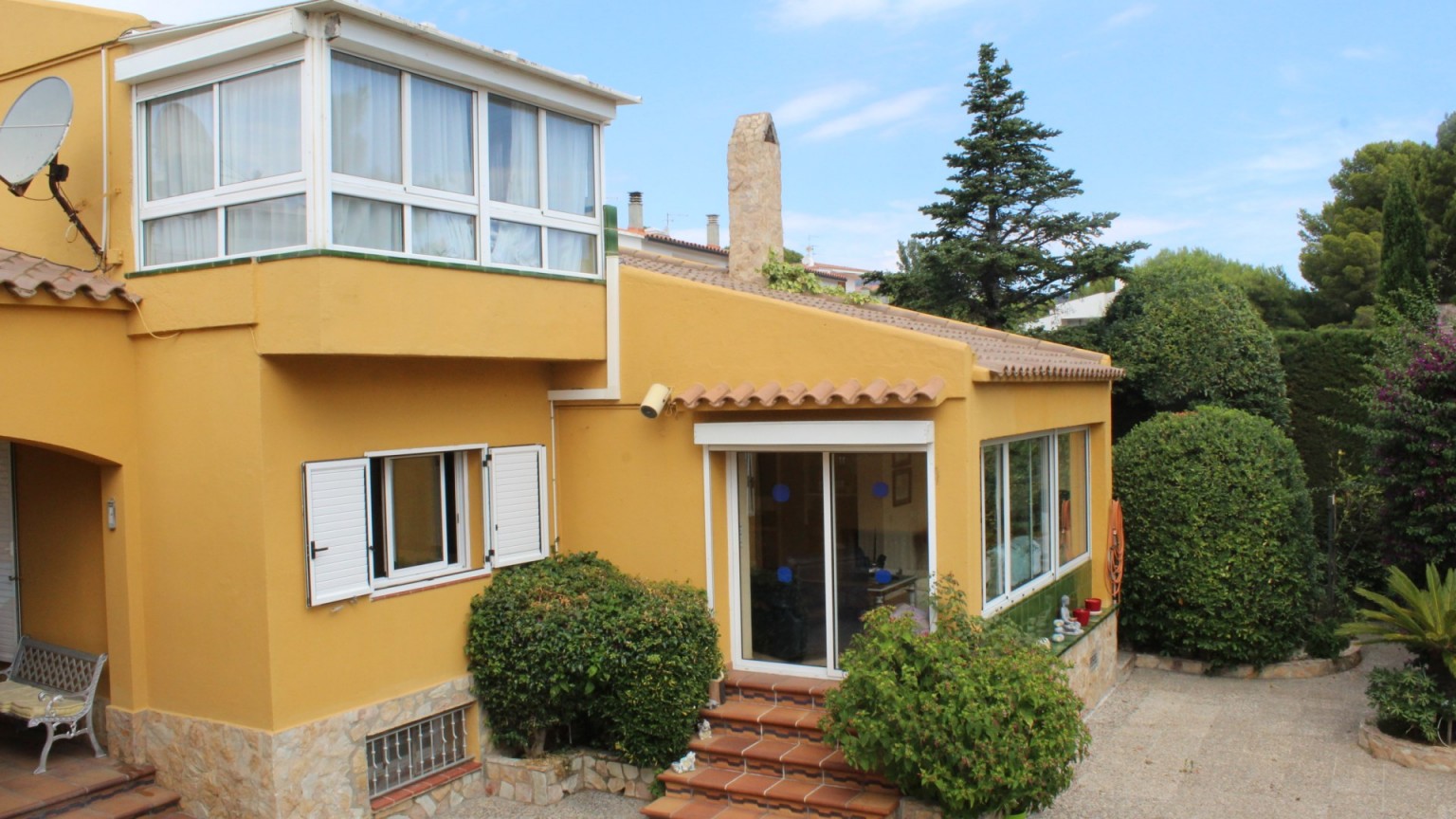 For sale fantastics communicated by a corridor houses in els Estanys area