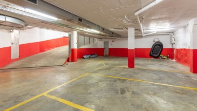 Parking place in a communal building