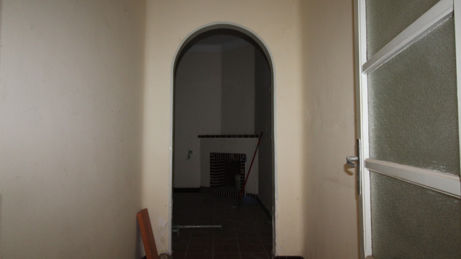 Casa en venta, para restaurar, con jardin. Zona Creu de la Mà