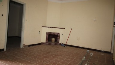 Casa en venta, para restaurar, con jardin. Zona Creu de la Mà