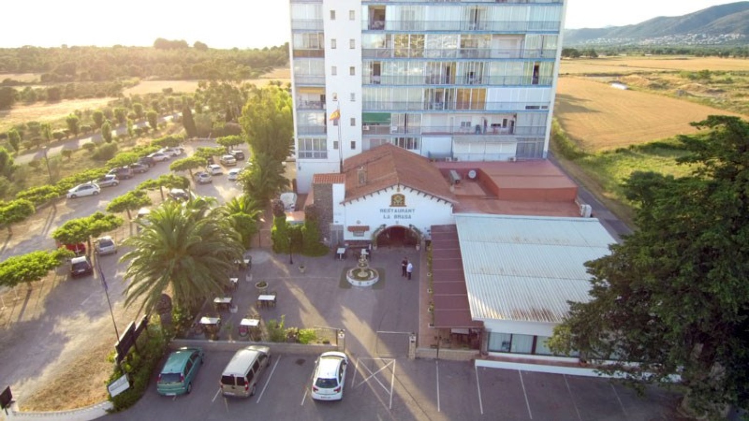 Restaurant  lloguer/traspàs, de 650m², zona de Roses, a ple rendiment. 