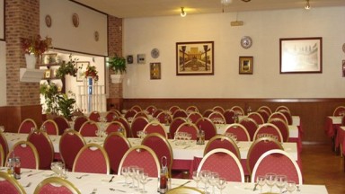 Restaurant for rent/transfer of 650m², area of Roses, in full capacity. 