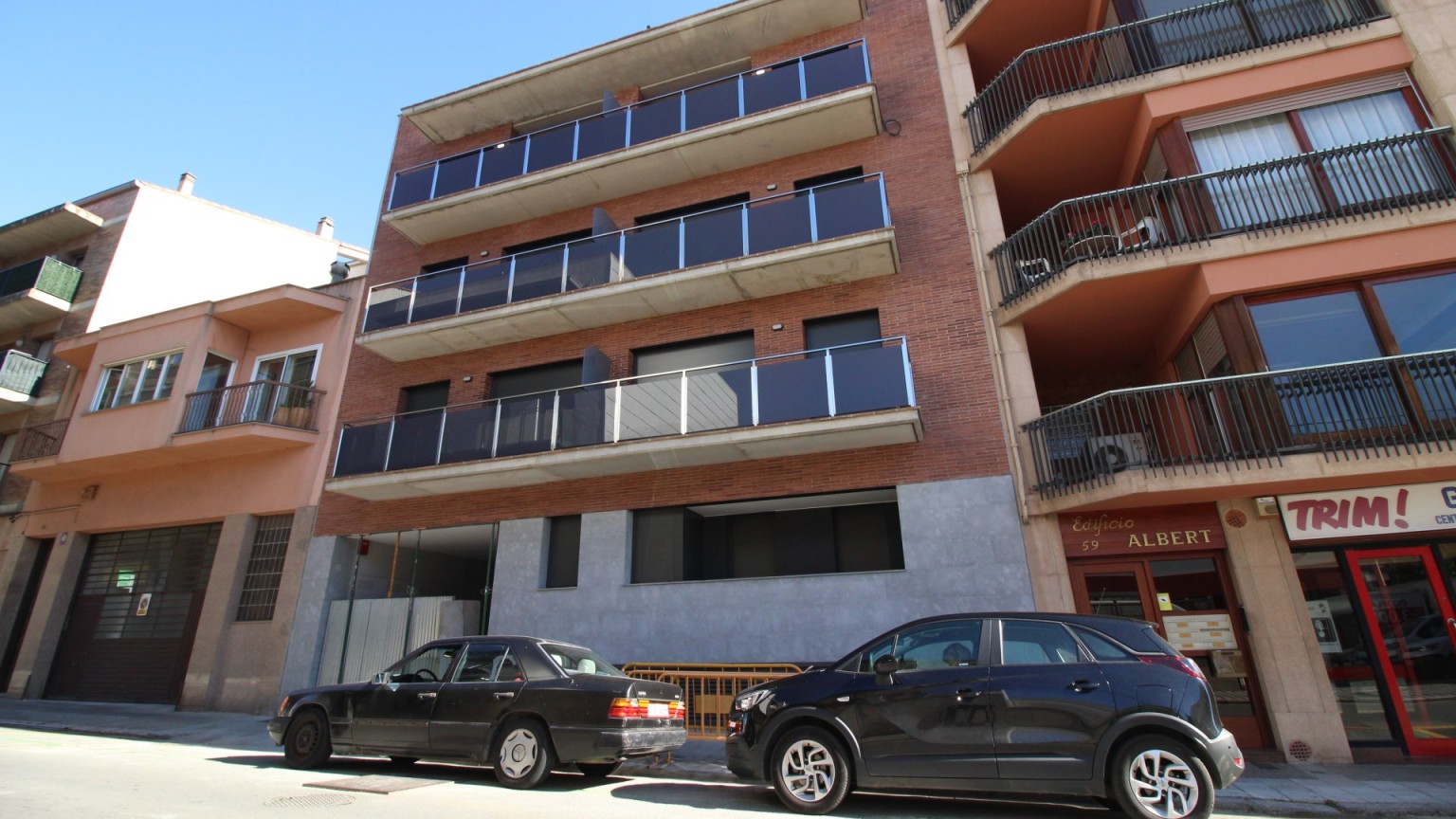 Plaça de pàrquing per moto en venda, a pocs metres del centre.