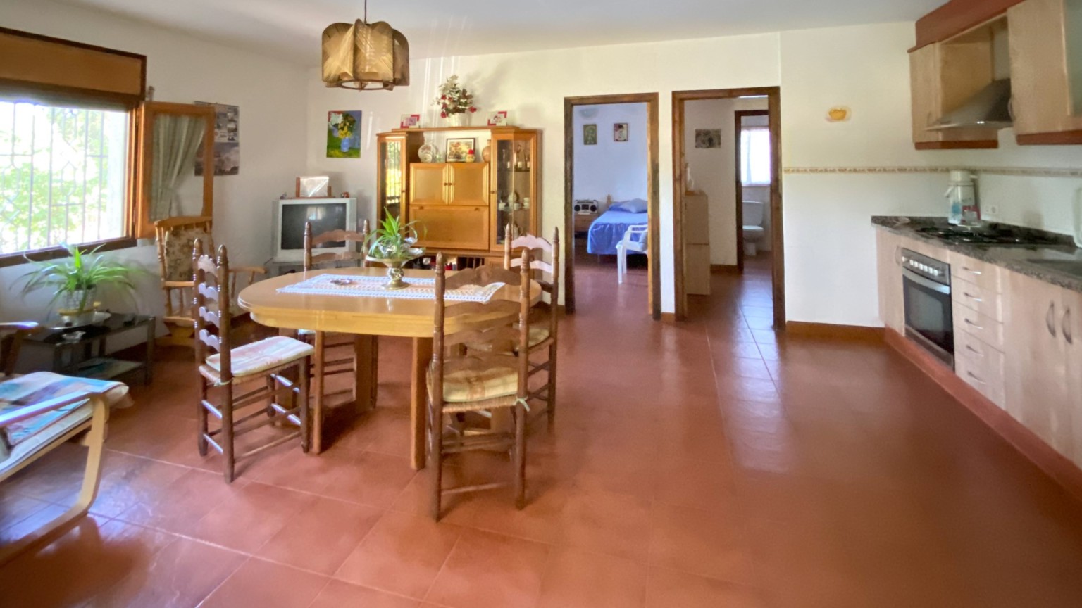 House for sale with pool located 20 minutes from Girona, with an area of ​​160 m2