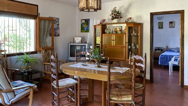 Casa en venda amb piscina  situada 20 min de Girona, amb una superfície de 160 m2.