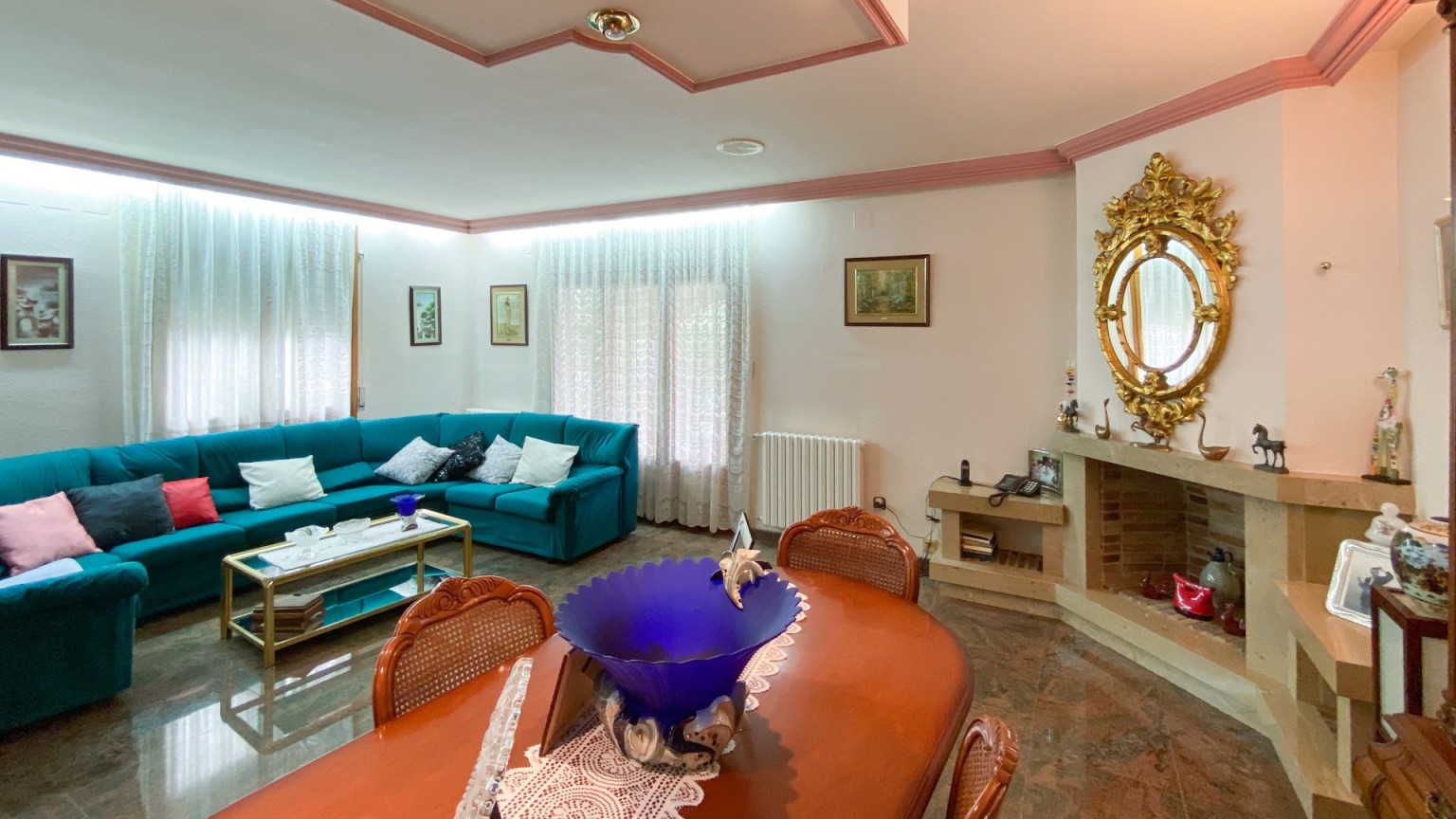 Fantastic house for sale in the Montilivi-Pericot area