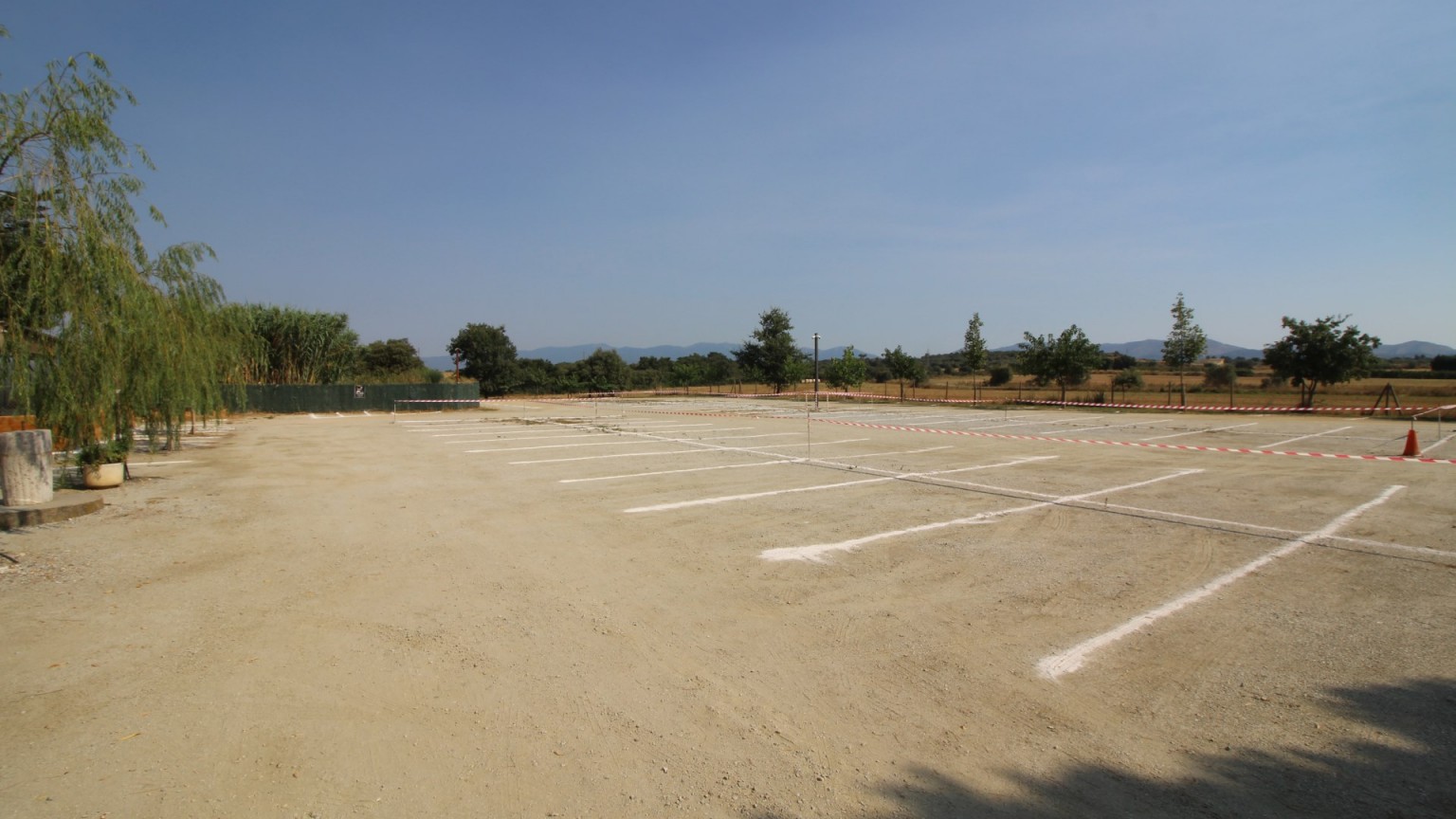 Restaurant-habitatge en venda, amb piscina i jardí, a Peralada.