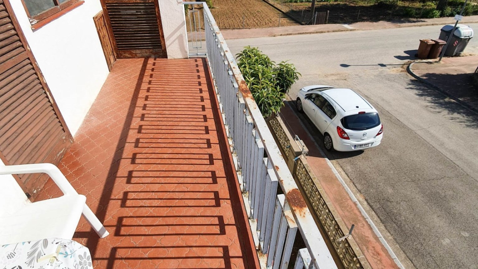 Casa en venda a  Montfullà.  