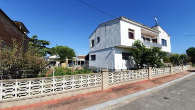 House for sale in Montfullà.