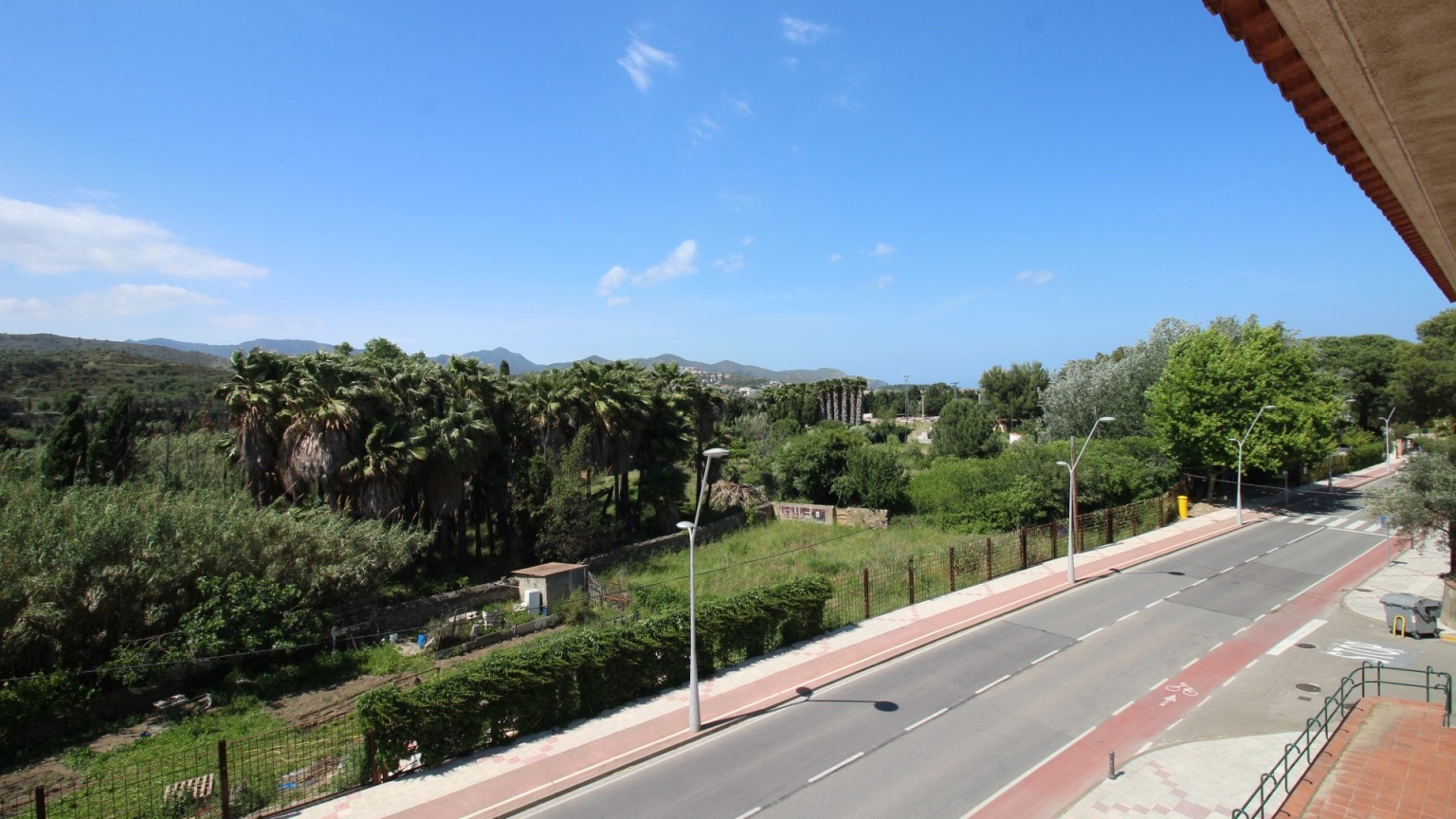 Apartamento en venta con piscina y jardín comunitarios entre El Port y La Vila