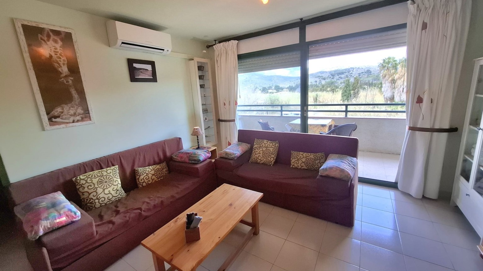 Apartamento en venta con piscina y jardín comunitarios entre El Port y La Vila