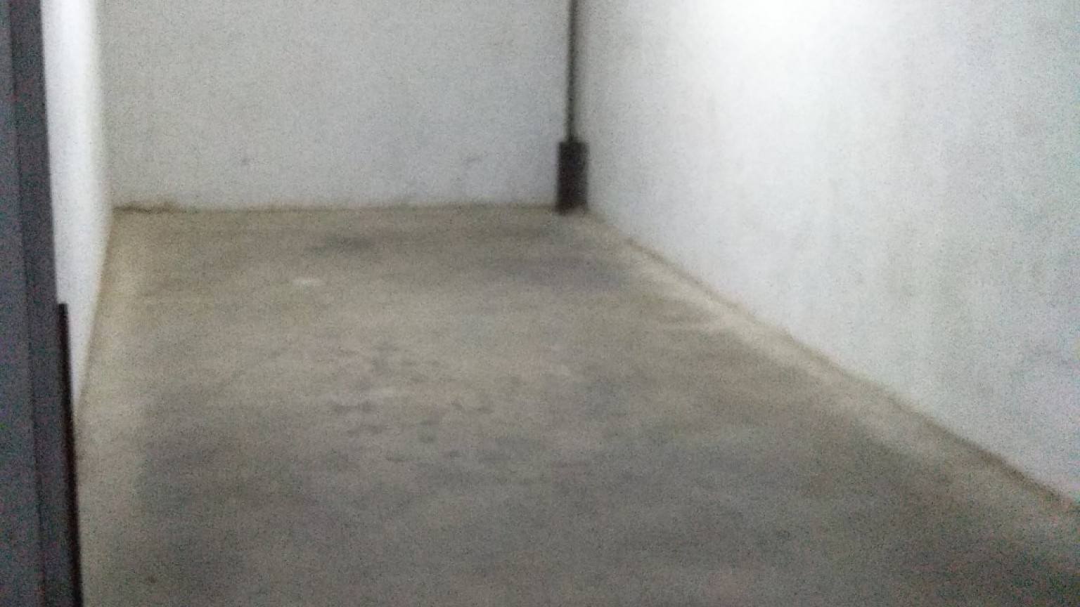 Garaje en venta, con una superficie de 15,20m².