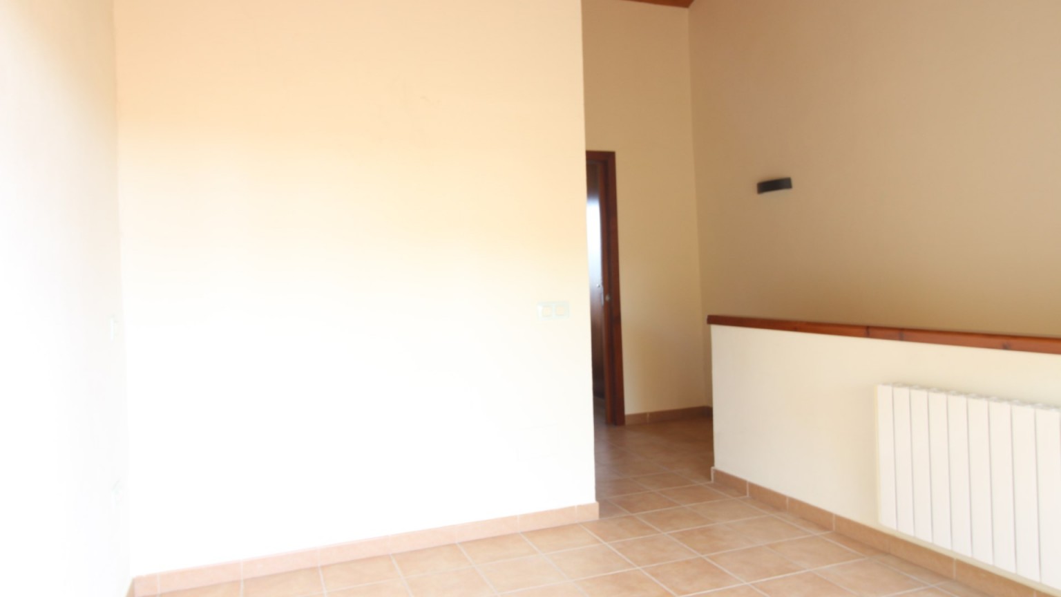 Duplex for sale, 3 bedrooms with parking space in Garriguella.