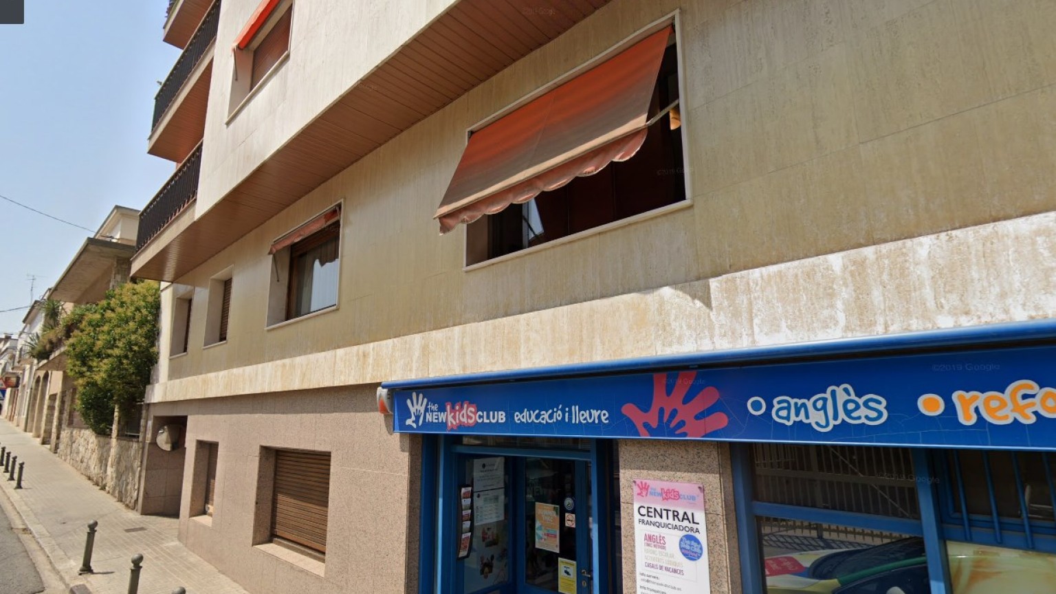 Plaza de parking en venta y/o alquiler, para una moto grande, cerca del centro de Figueres