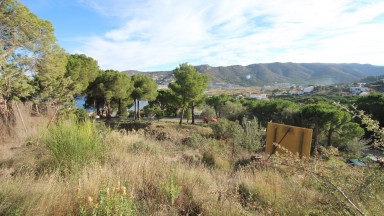 Constructible plot of land for sale with sea views at El Port de la Selva