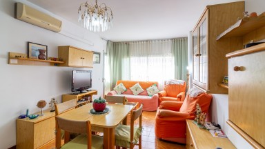 Apartment for sale with 3 bedrooms in the centre of Roses, and parking
