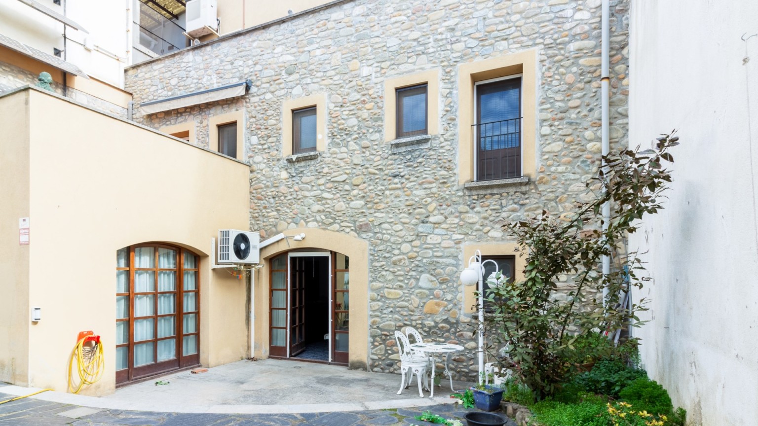 Maison à vendre dans le vieux quartier de Salt