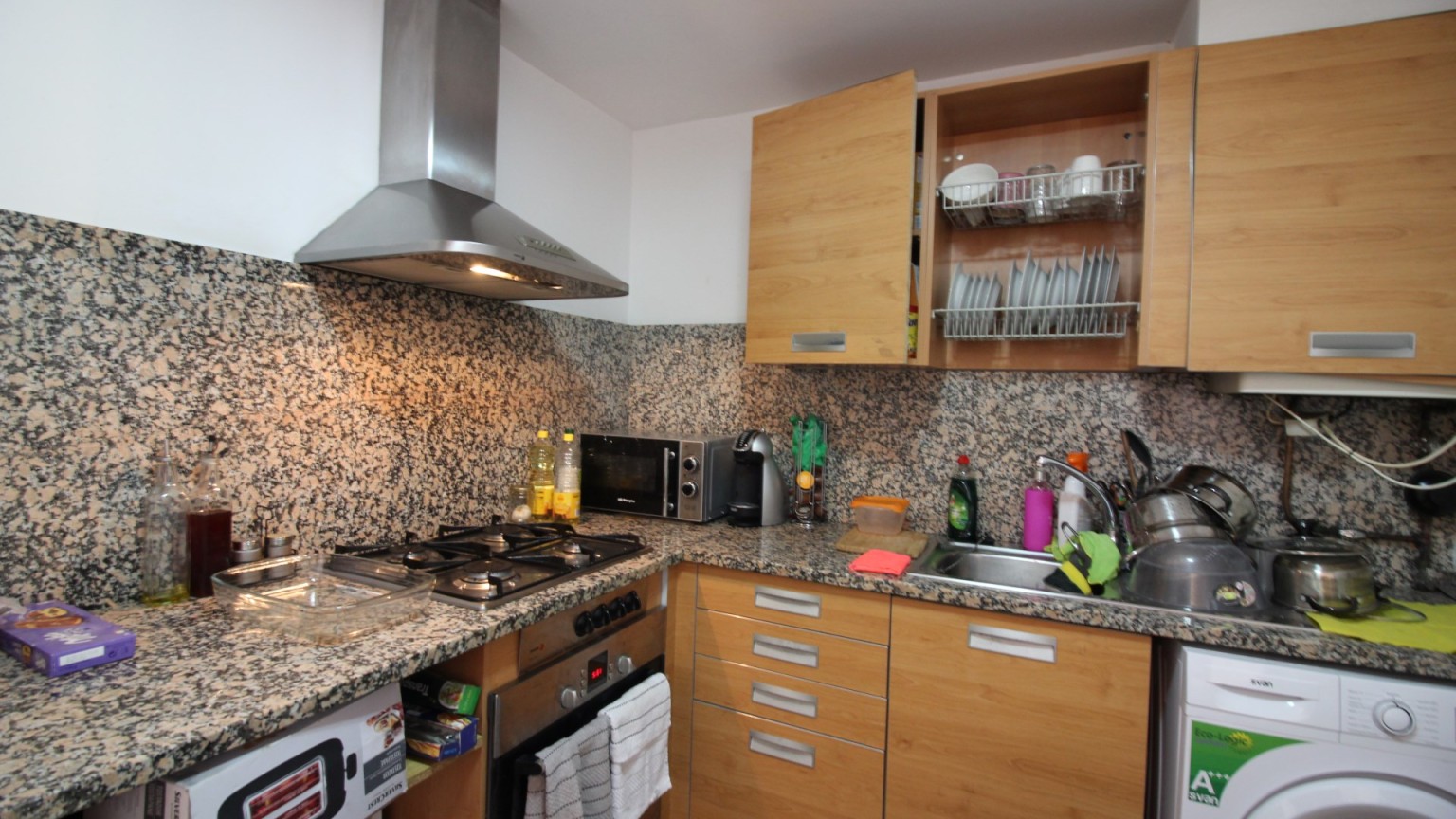 Apartment for sale with parking, at only 3 minutes from the beach of Roses. 