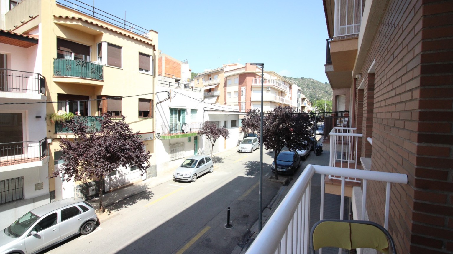 Apartment for sale with parking, at only 3 minutes from the beach of Roses. 