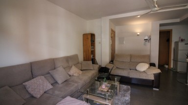 Apartment for sale with parking, at only 3 minutes from the beach of Roses. 
