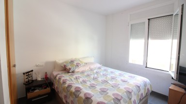 Apartment for sale with parking, at only 3 minutes from the beach of Roses. 