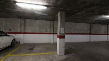 Apartment for sale with parking, at only 3 minutes from the beach of Roses. 