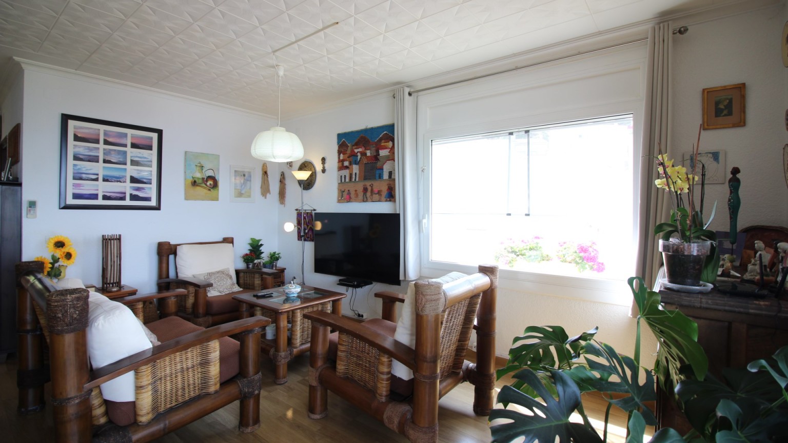 Casa en venta a tres niveles,  con fantásticas vistas al mar , en Roses
