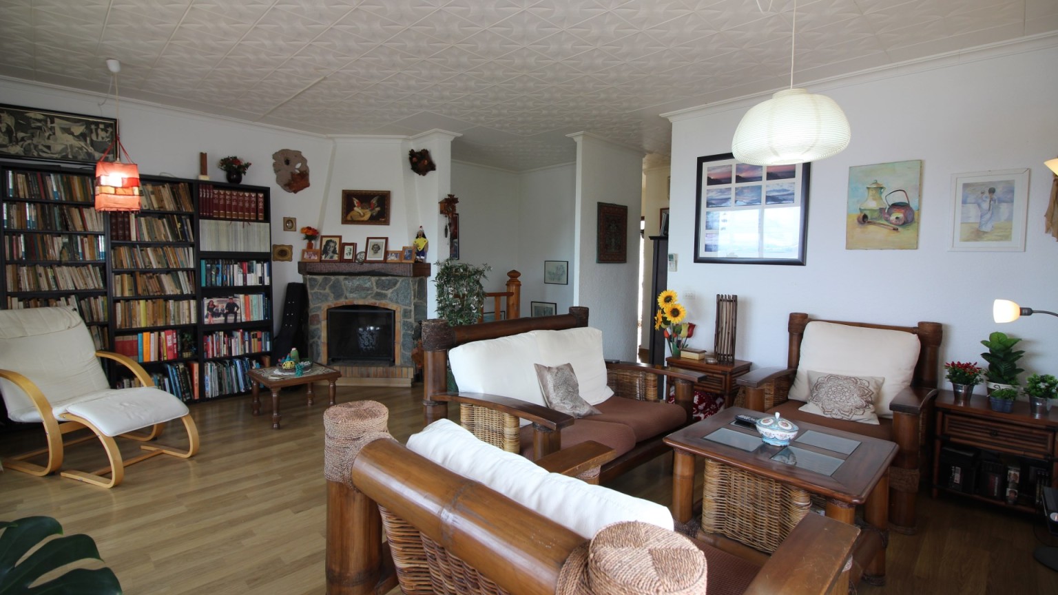 Casa en venta a tres niveles,  con fantásticas vistas al mar , en Roses
