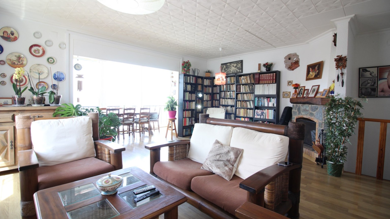 Casa en venta a tres niveles,  con fantásticas vistas al mar , en Roses
