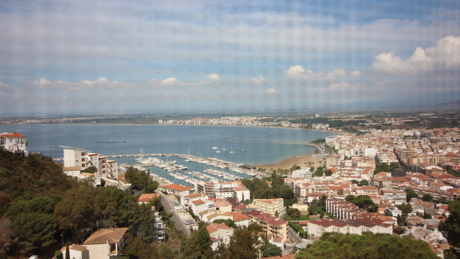 Casa en venta a tres niveles,  con fantásticas vistas al mar , en Roses