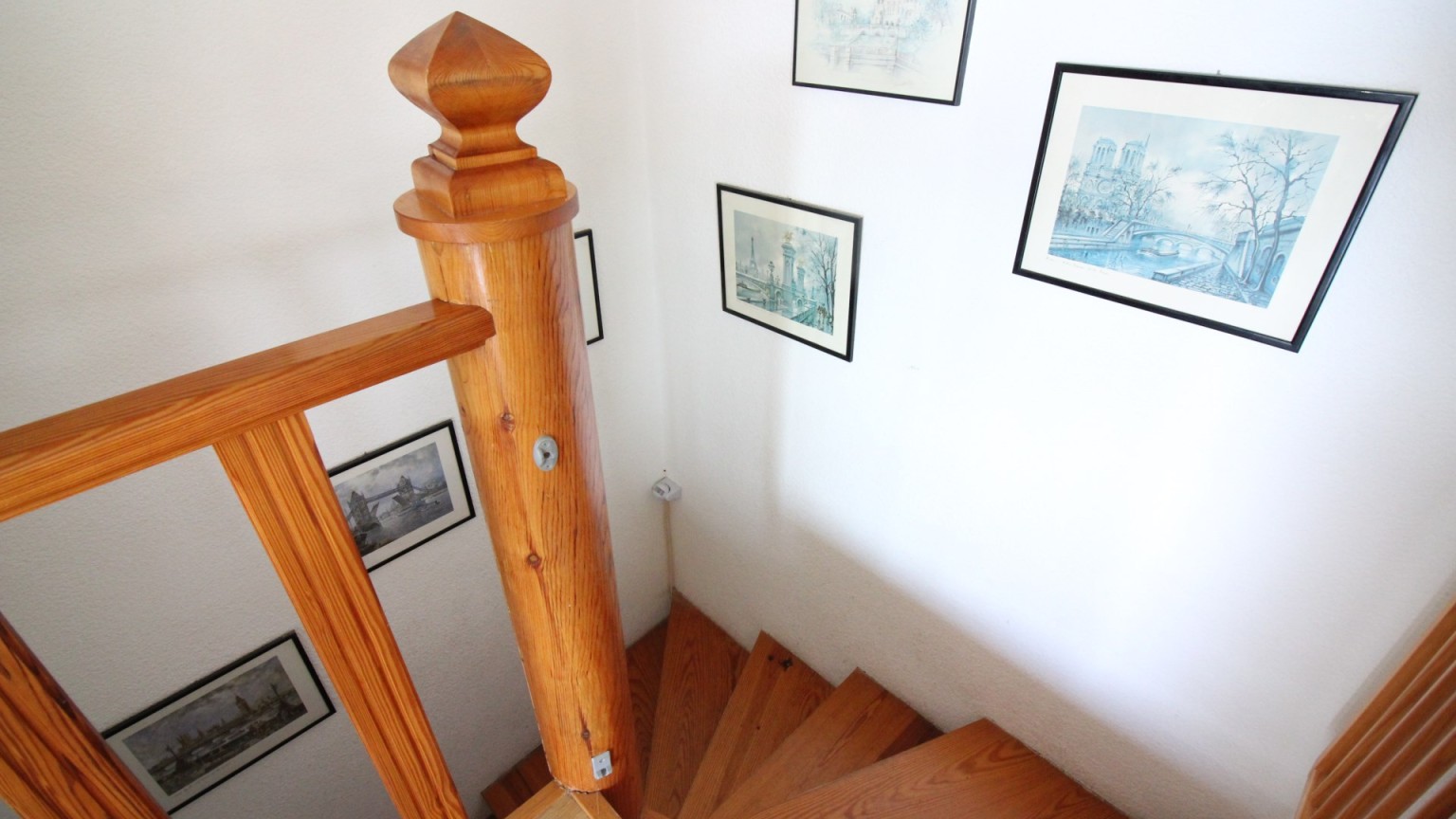 Casa en venta a tres niveles,  con fantásticas vistas al mar , en Roses