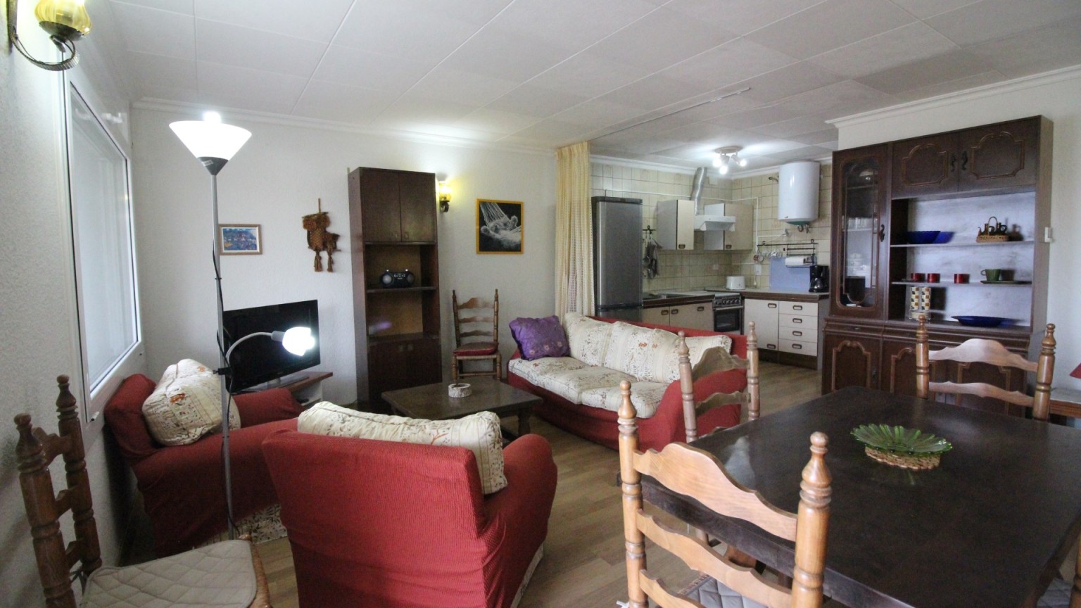 Casa en venta a tres niveles,  con fantásticas vistas al mar , en Roses