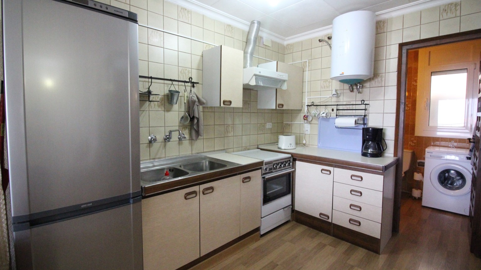 Casa en venta a tres niveles,  con fantásticas vistas al mar , en Roses