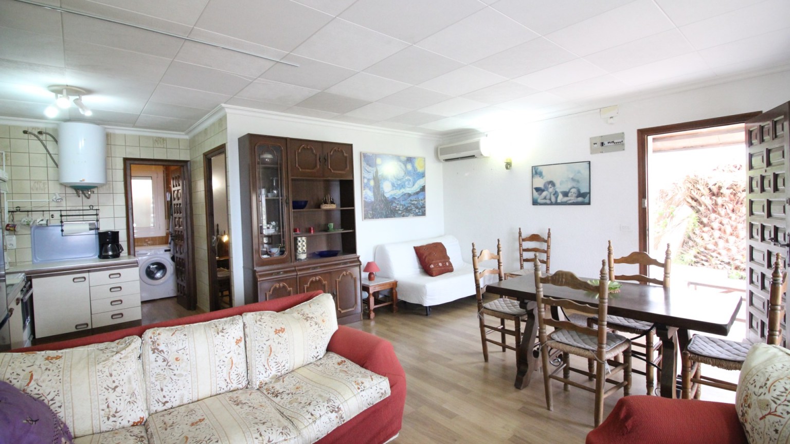 Casa en venta a tres niveles,  con fantásticas vistas al mar , en Roses