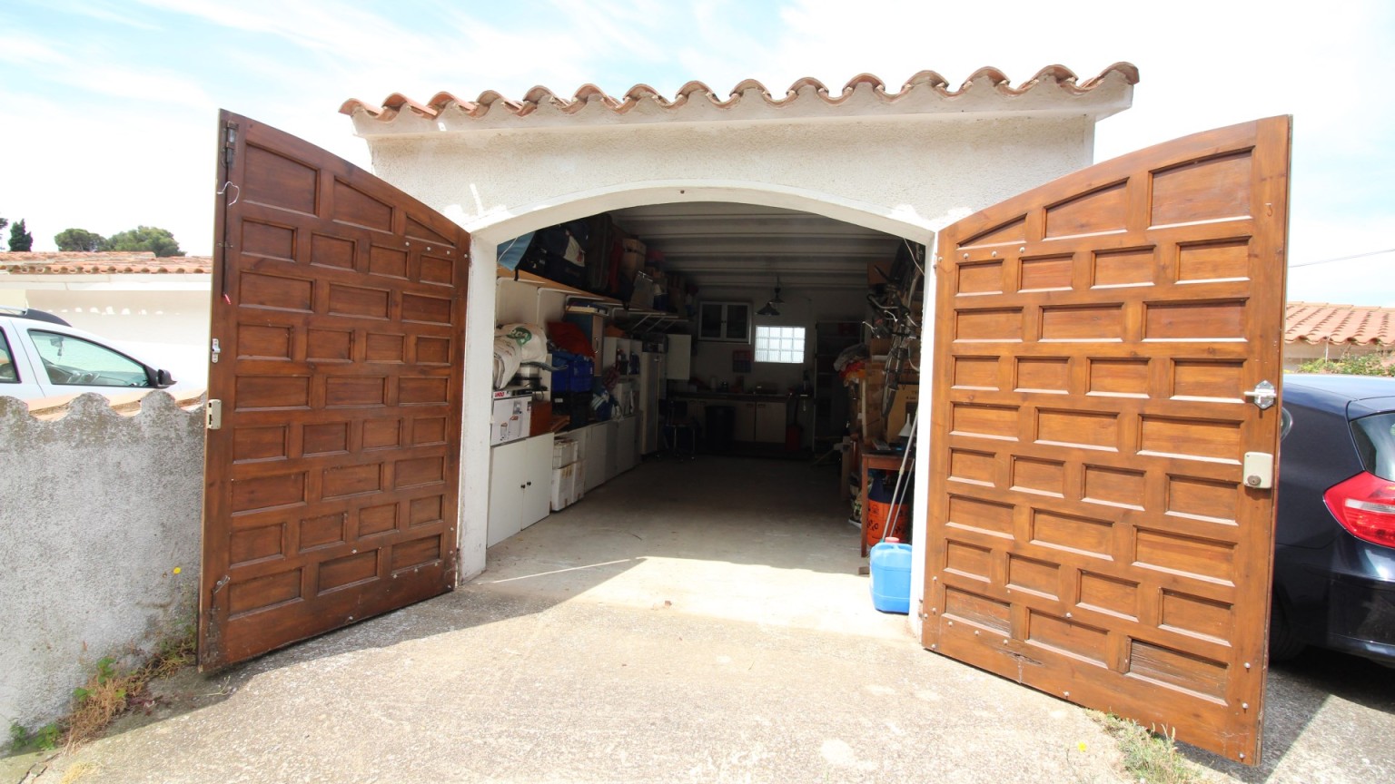 Maison à vendre sur trois niveaux, avec des vues fantastiques sur la mer, à Roses.