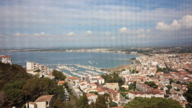 Casa en venta a tres niveles,  con fantásticas vistas al mar , en Roses