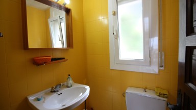 Casa en venta a tres niveles,  con fantásticas vistas al mar , en Roses