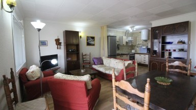 Casa en venta a tres niveles,  con fantásticas vistas al mar , en Roses