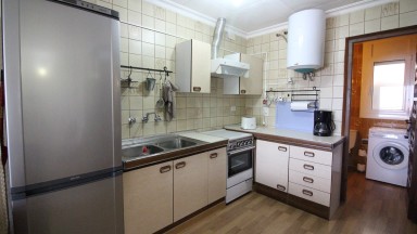Casa en venta a tres niveles,  con fantásticas vistas al mar , en Roses