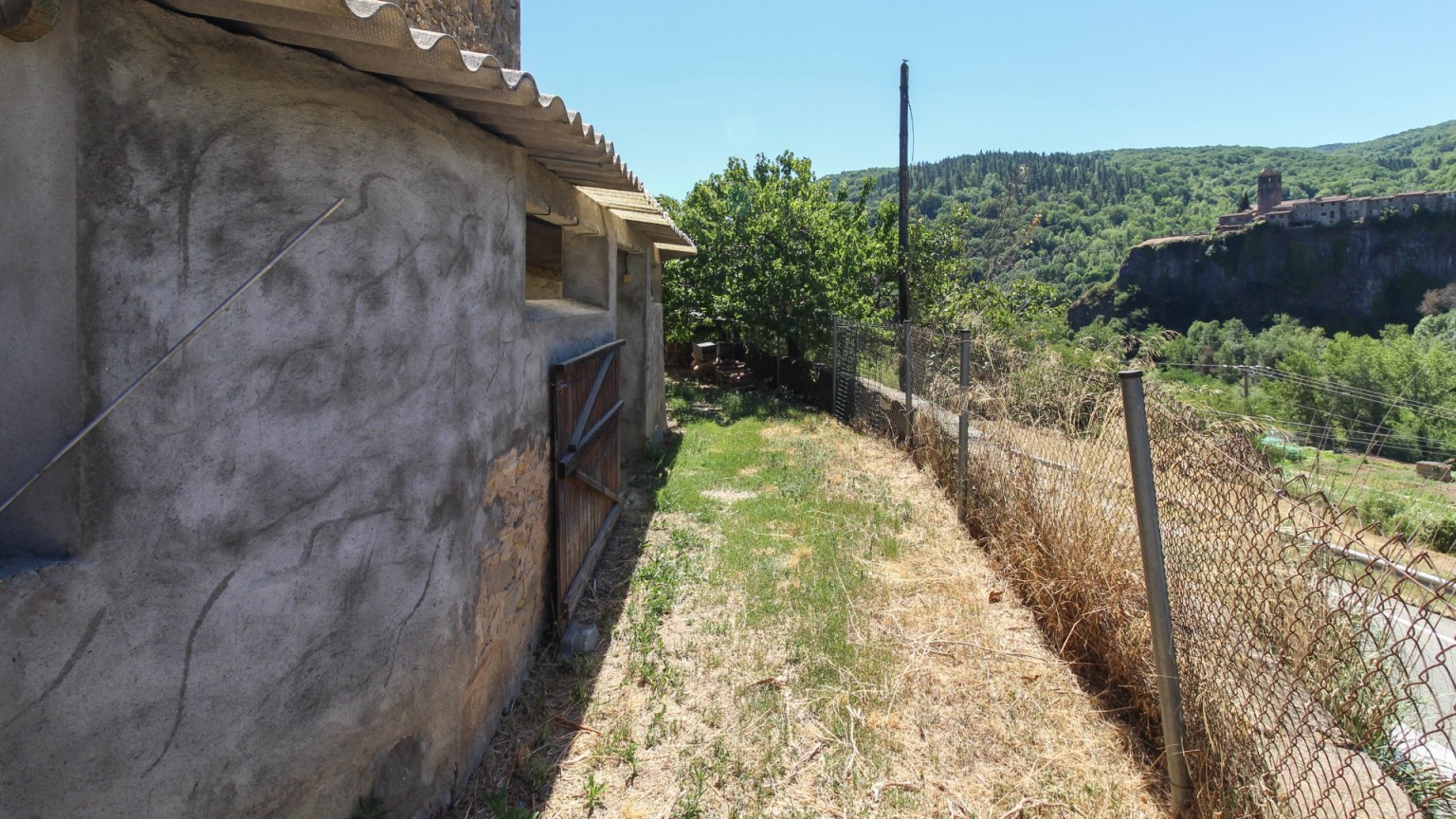 Rural property for sale in the town of Montagut.