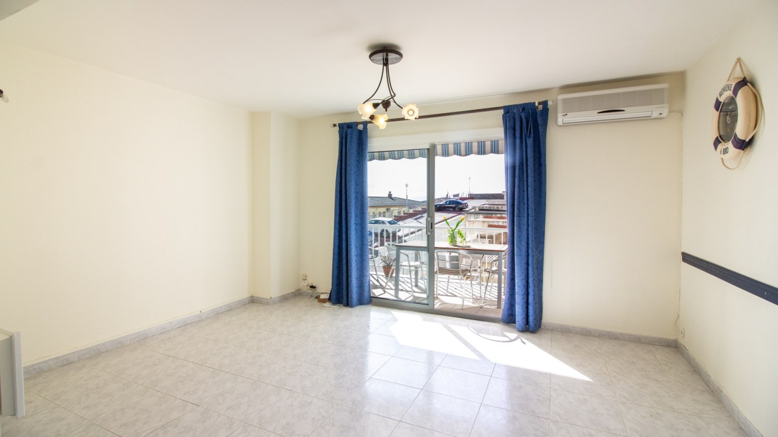 For sale apartment with sea view 2 bedrooms and parking.
