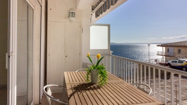 En venta apartamento con vistas al mar , 2 habitaciones y parking.