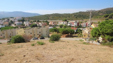 Plot of land for sale in Grifeu area