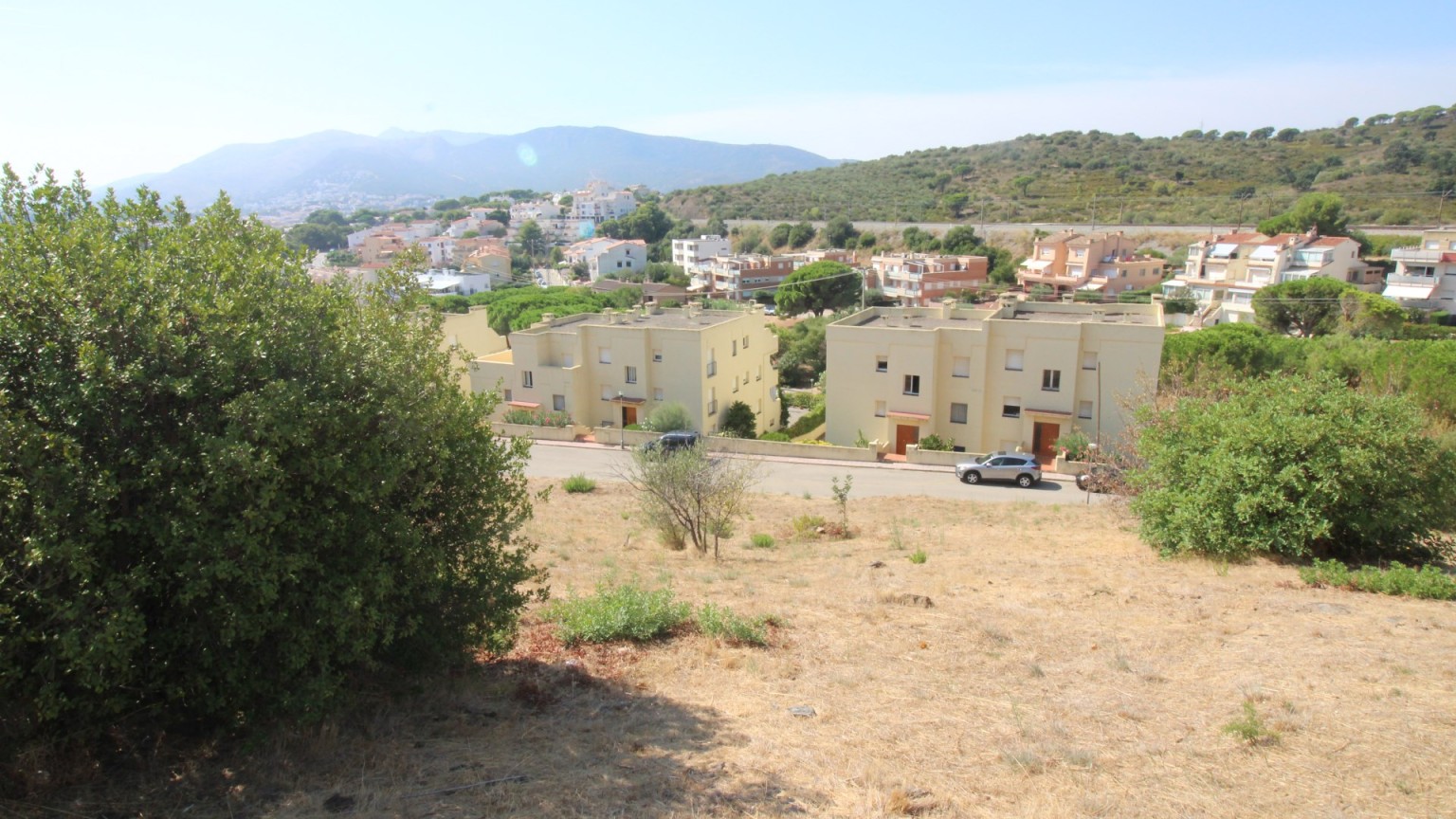 Plot of land for sale in Grifeu area